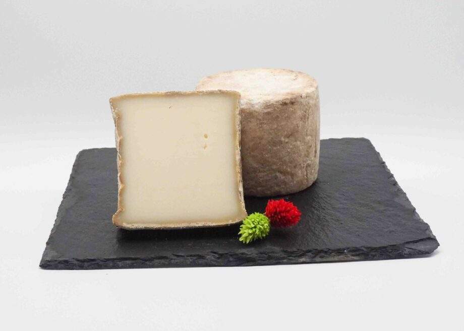 Fromage A Pate Pressee Non Cuite Au Lait Pasteurise Enceinte